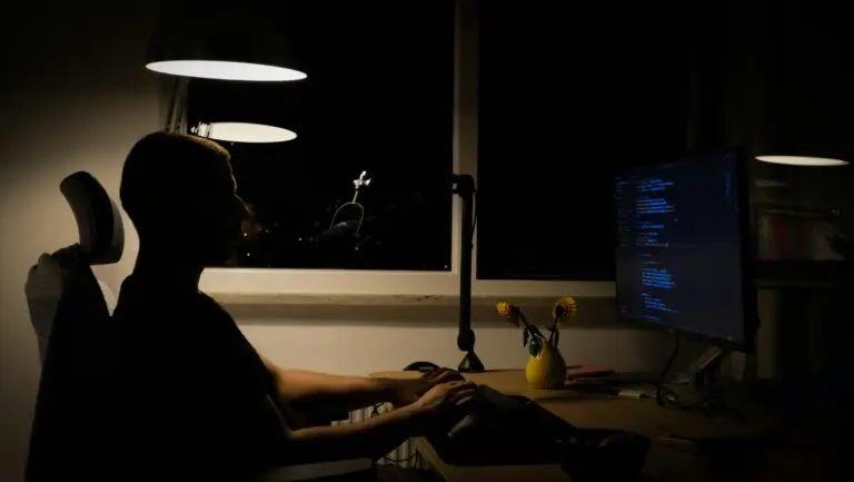 10 Proven Side Hustles That Turned Into Full-Time Businesses