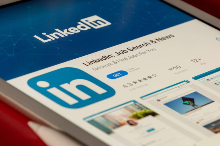 LinkedIn in 2025: A New Way to Make Money Online